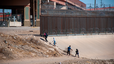 México planeja erguer 25 centros de acolhimento para imigrantes deportados dos Estados Unidos