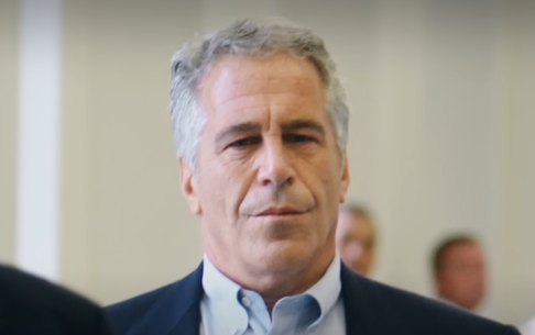 Punks pró-Luigi Mangione depredam a antiga mansão de Jeffrey Epstein em Nova York com mensagem encontrada nas balas do suposto assassino