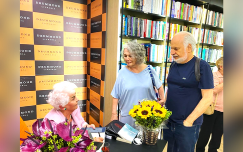 Coluna Arilda Costa: Jornalista lança romance