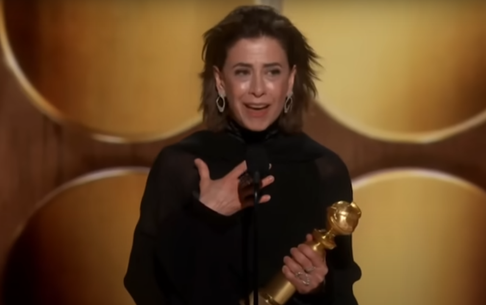 Fernanda Torres conquista o Globo de Ouro 2025 e entra para a história da premiação