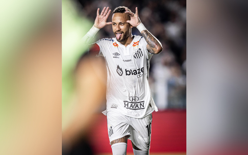 NEYMAR DESENCANTA E SANTOS LIDERA GRUPO NO PAULISTÃO 