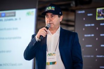 Coluna Deny: ABVE amplia Conselho Diretor e reelege Ricardo Bastos por mais dois anos