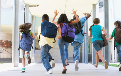 Escolas de Camden (NJ) se preparam para possíveis operações da ICE e reforçam proteção a famílias imigrantes