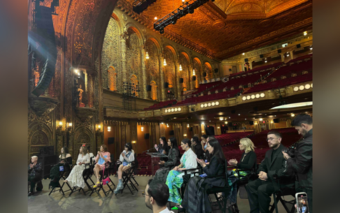 Coluna Around NYC por Marisa Abel: Ágatha Ruiz de la Prada desfila sua coleção no United Palace durante a NYFW