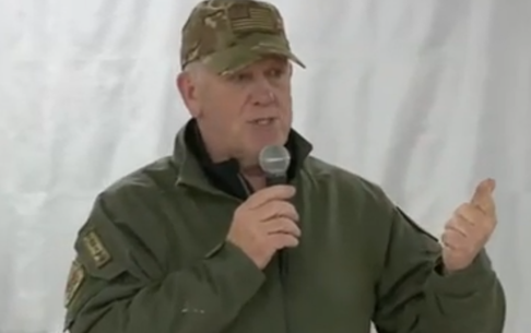 Tom Homan, czar da fronteira de Trump, ameaça líderes de cidades santuário que tentam impedir as deportações em massa: 