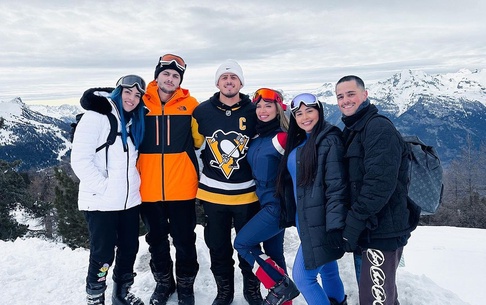 Coluna Destaques e Sociedade: Jon Vlogs e sua turma aproveitam a temporada de snowboard na Suíça