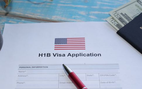 O visto H-1B é o tipo mais comum de autorização de trabalho temporário nos Estados Unidos.