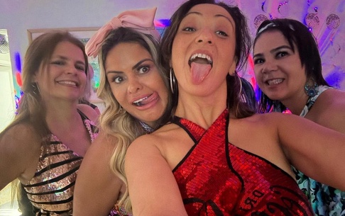 Coluna Veronica: Fabiana Santos celebra aniversário com Feijoada e Karaokê