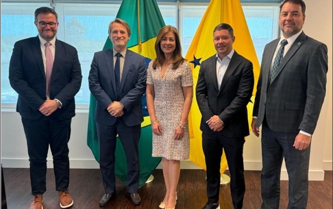 Embaixador do Brasil em Miami (FL) recebe delegação da Northeastern University para discussões sobre instalação de Campus e Cooperação Acadêmica