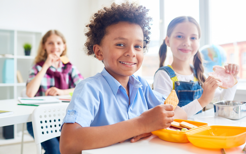 Programa de refeições de fim de semana expande para apoiar mais famílias nas Escolas de Bridgeport (CT)