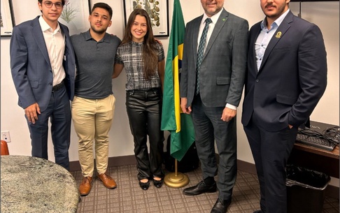 Consulado-Geral do Brasil em Miami recebe BRASA-FIU para discutir avanços na educação e cultura