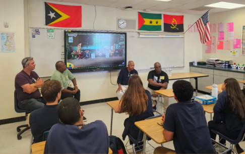 Grupo Fundo de Quintal compartilha legado do samba com estudantes em Miami