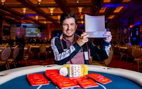 Brasileiro conquista campeonato de poker e fatura mais de US$ 1 milhão