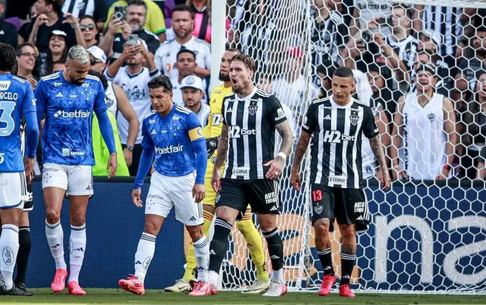 EMPATE EM CLÁSSICO MINEIRO, ‘MADE IN THE USA’