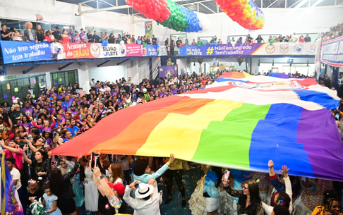 Coluna acontece no Brasil: Escola de samba Estrela do Terceiro Milênio fará enredo inédito sobre preconceito e homofobia no Carnaval de São Paulo 