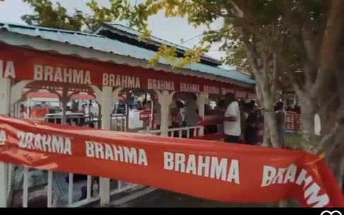 Coluna Veronica: Festa Junina na Igreja Católica St. Vincent em Margate é um Sucesso