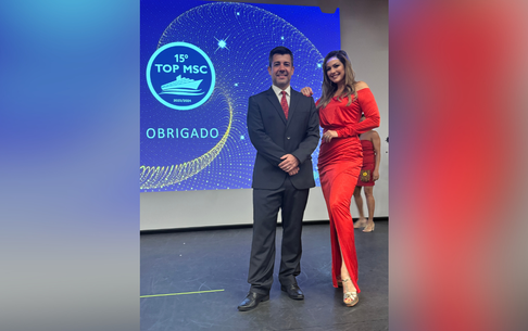 Flavia Cavalcante brilha a bordo do MSC Seaview apresentando premiação 15º Top MSC