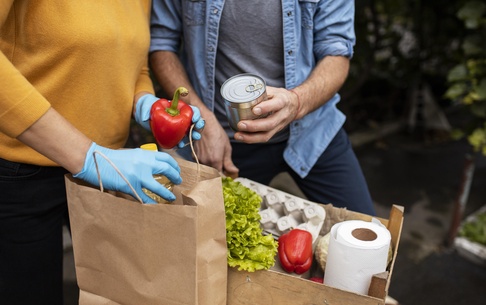 O que saber sobre benefícios de alimentação para imigrantes nos EUA