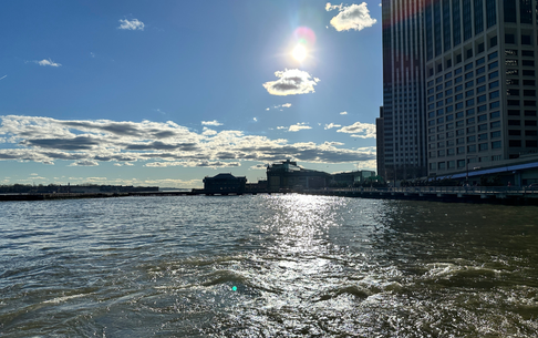 COLUNA AROUND NYC - BY MARISA ABEL: Descubra a Tranquilidade e Vista Deslumbrante no Pier 15 em Manhattan