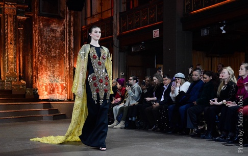 Coluna Around NYC by Marisa Abel: Glamour e muita cor no Couture Fashion Week 2024