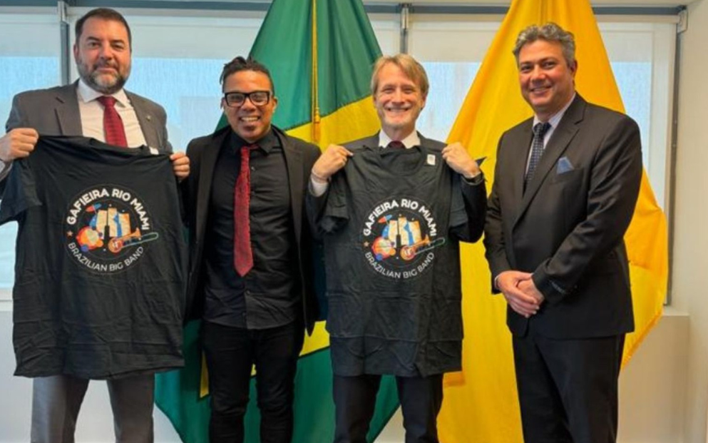 Cônsul-Geral do Brasil em Miami recebe a Gafieira Rio Miami para celebração musical
